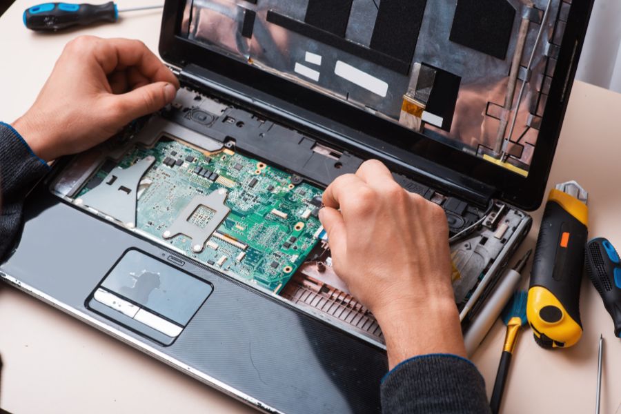 How to Become an IT Technician: A 2026 Guide