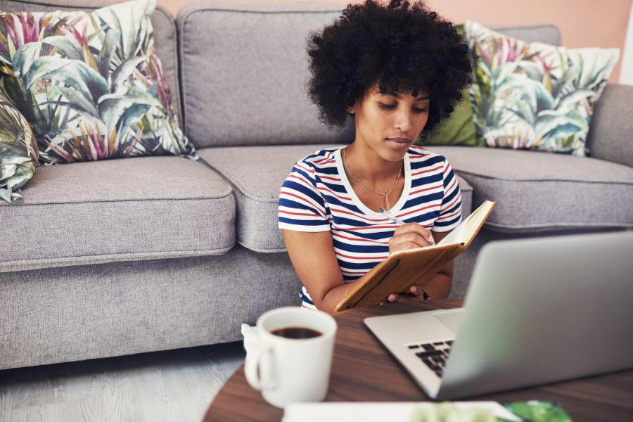 student taking free online courses at unisa