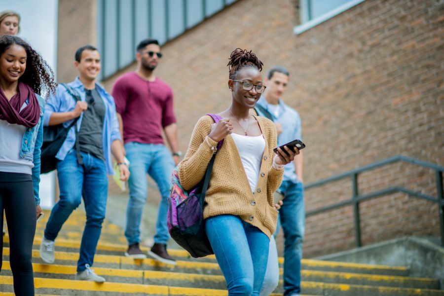 students on their way to hand in unisa applications