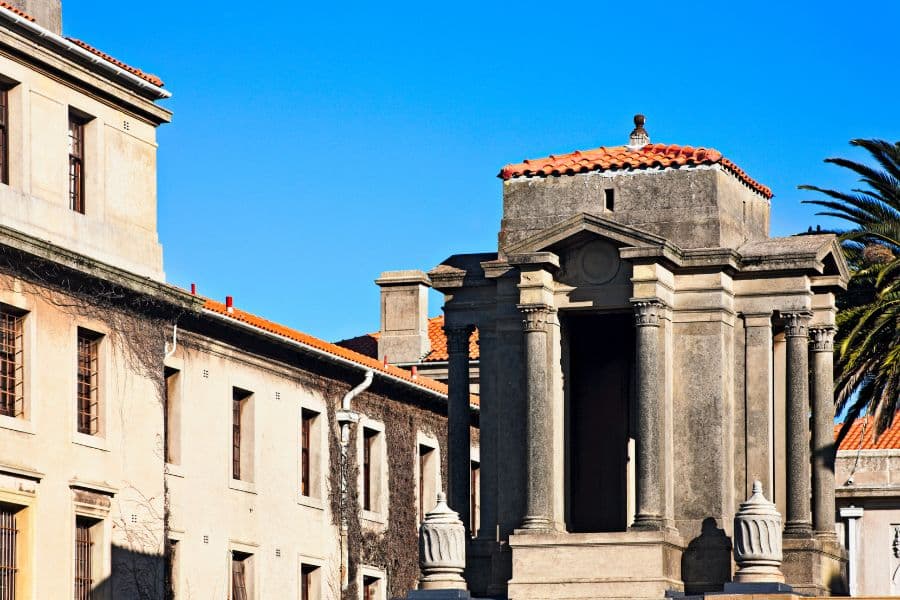 Apply to the University of Cape Town (UCT)